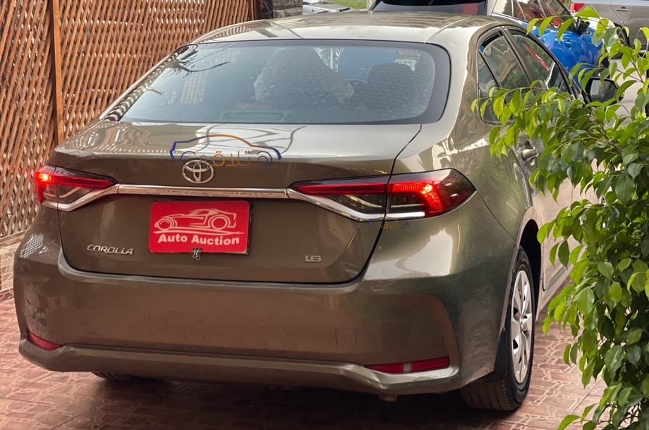 Corolla Toyota برونزي