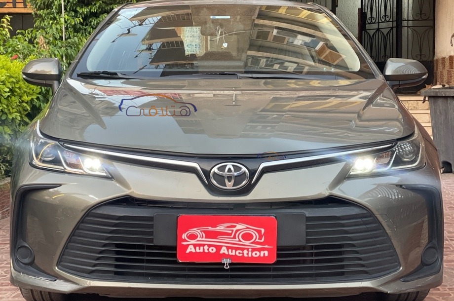 Corolla Toyota برونزي