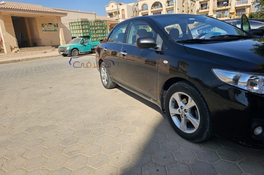 Corolla Toyota أسود