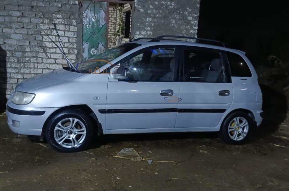 Matrix Hyundai فضي