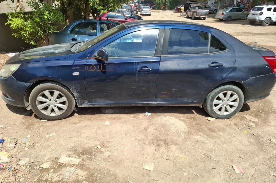 Optra Chevrolet الأزرق الداكن