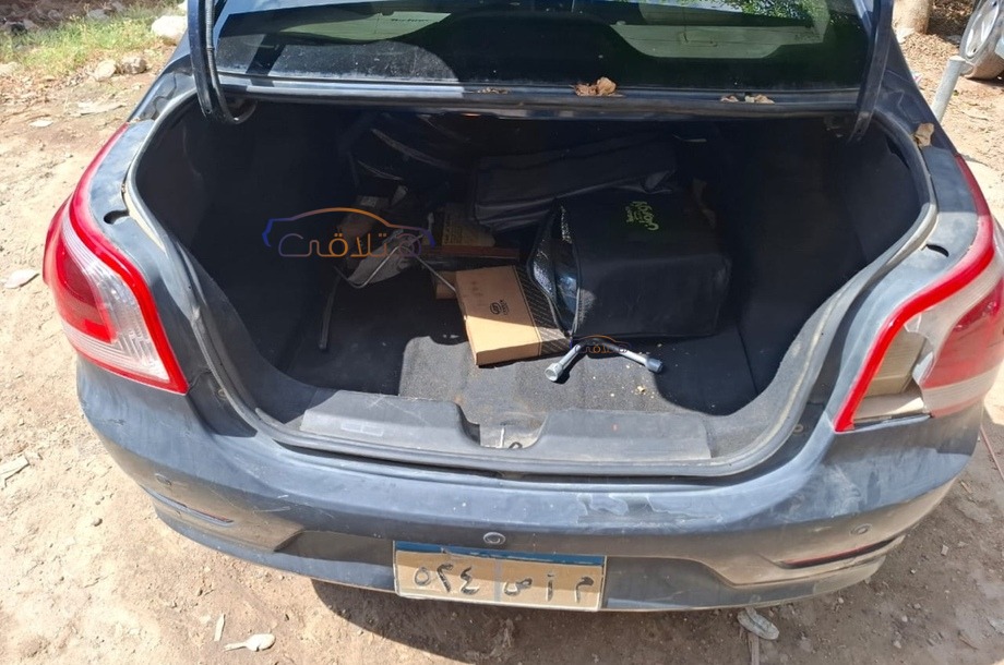 Optra Chevrolet الأزرق الداكن