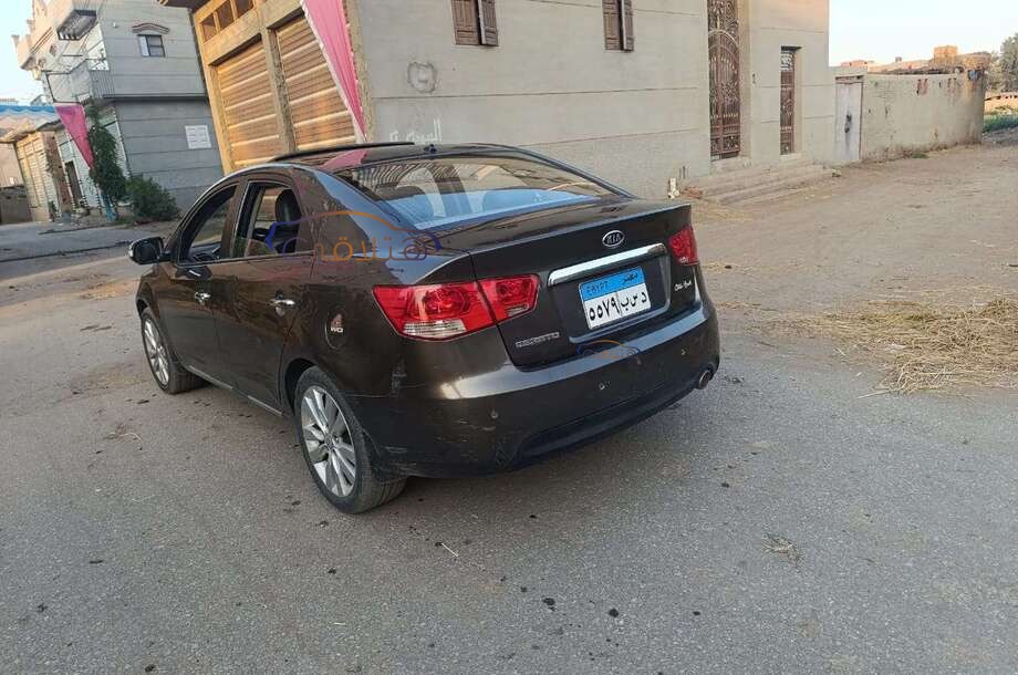 Cerato Kia برونزي