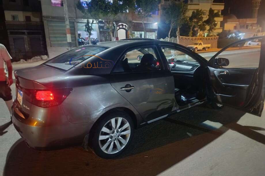 Cerato Kia برونزي