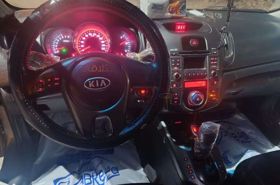 Cerato Kia برونزي