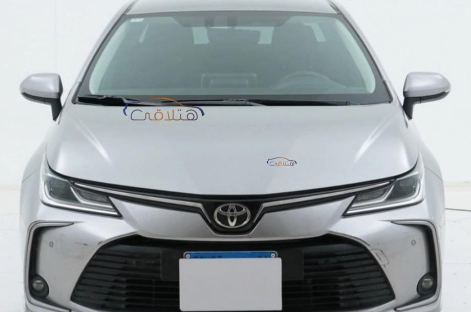 Corolla Toyota فضي