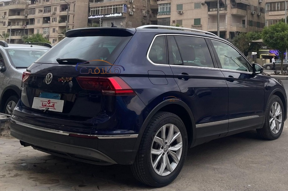 Tiguan Volkswagen Dark blue