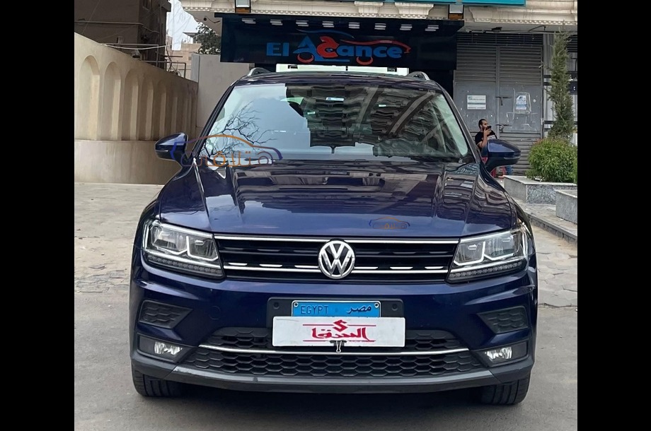 Tiguan Volkswagen Dark blue
