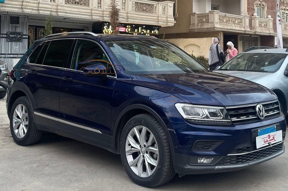 Tiguan Volkswagen Dark blue