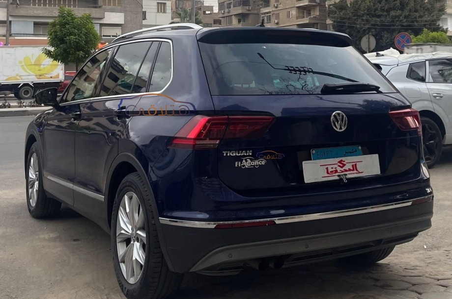 Tiguan Volkswagen Dark blue