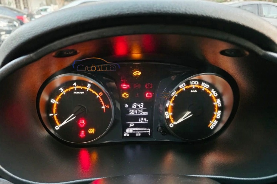 Granta Lada احمر