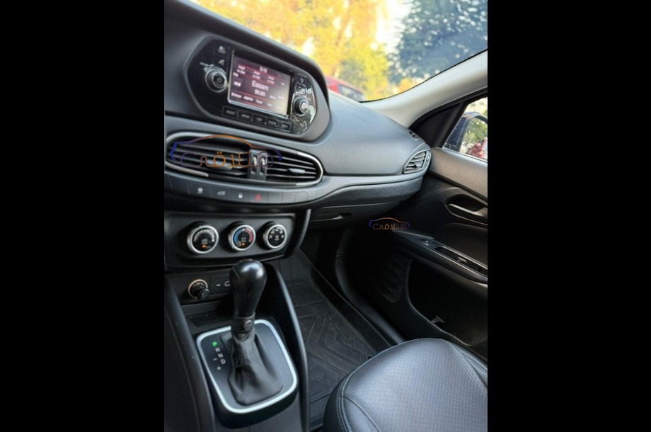 Tipo Fiat الأزرق الداكن