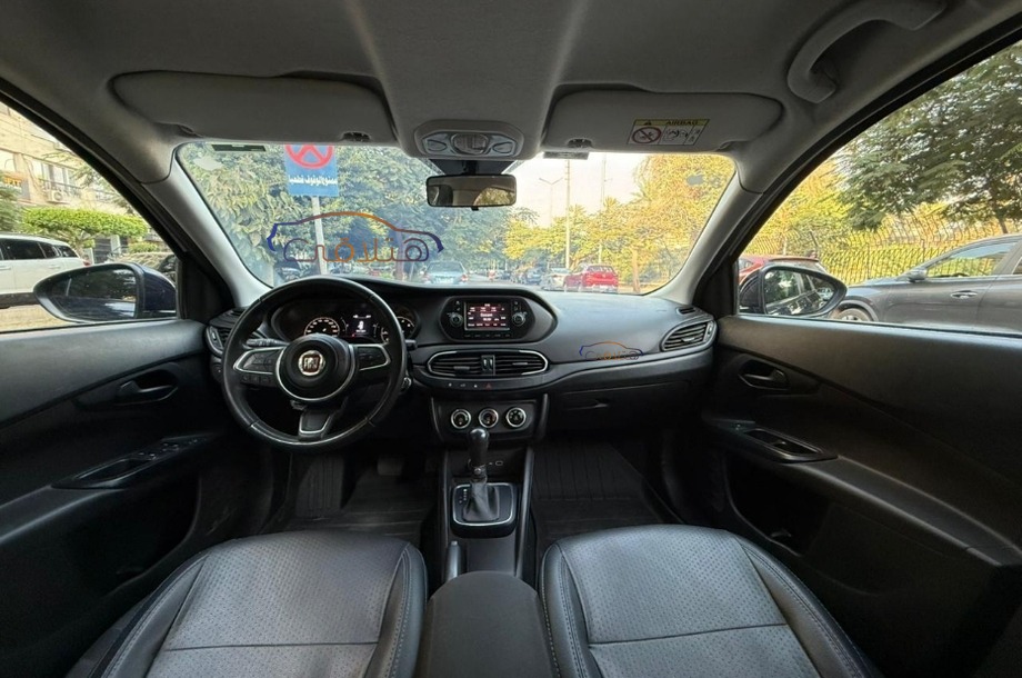 Tipo Fiat الأزرق الداكن