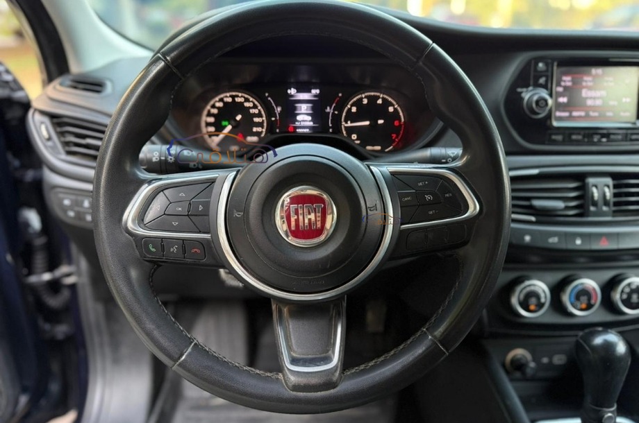 Tipo Fiat الأزرق الداكن