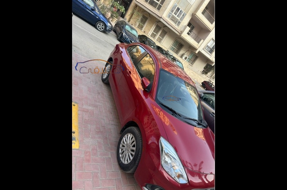 Dzire Suzuki احمر