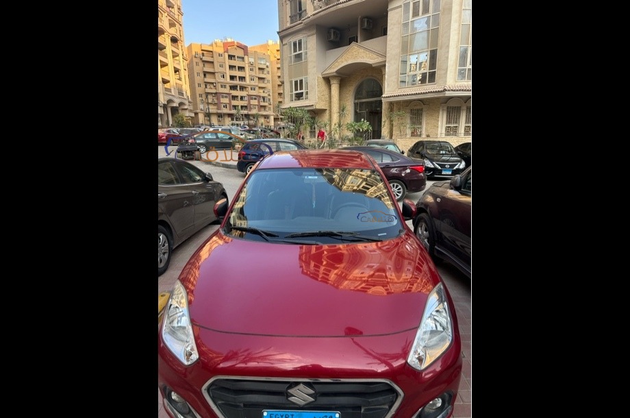 Dzire Suzuki احمر