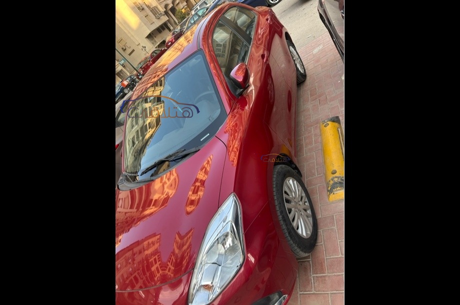 Dzire Suzuki احمر