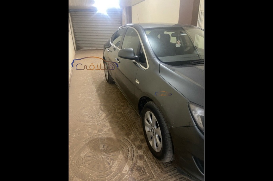 Astra Opel رمادي
