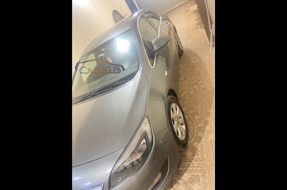 Astra Opel رمادي