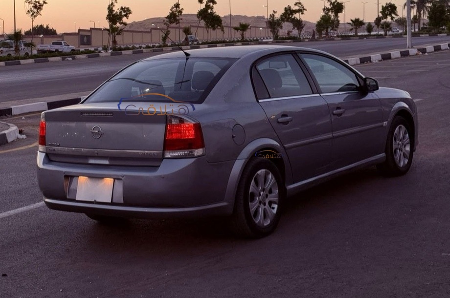 Vectra Opel سماوى