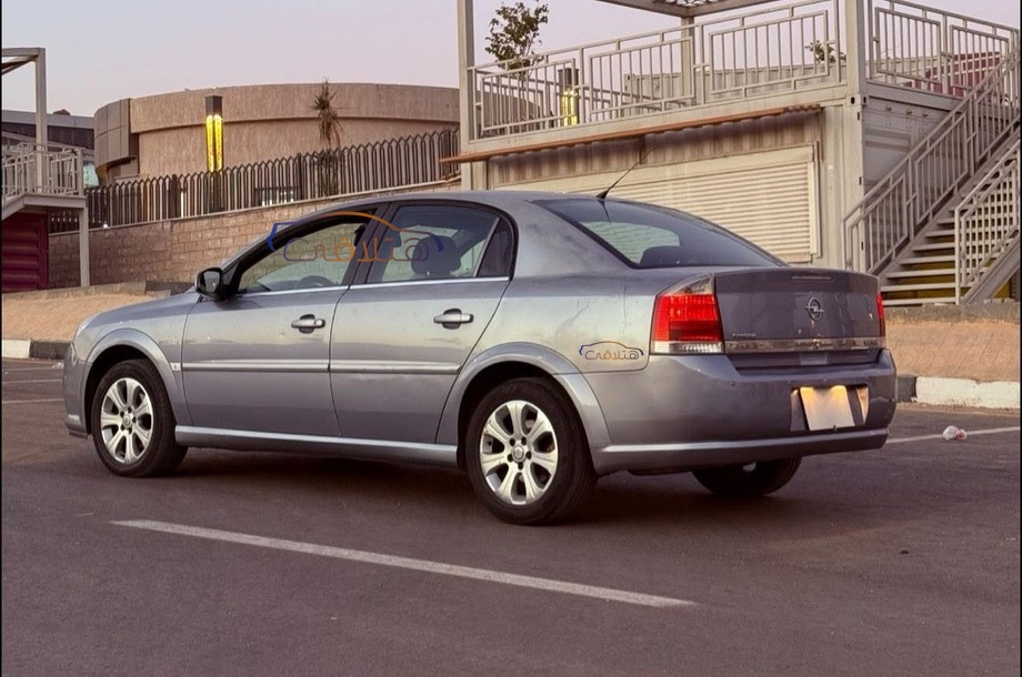 Vectra Opel سماوى