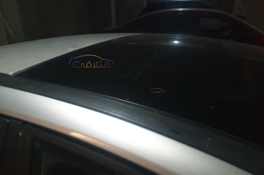 Megane Renault فضي