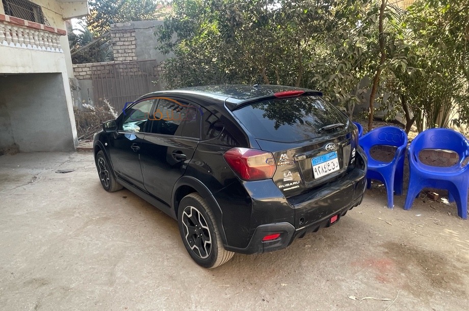 XV Subaru أسود