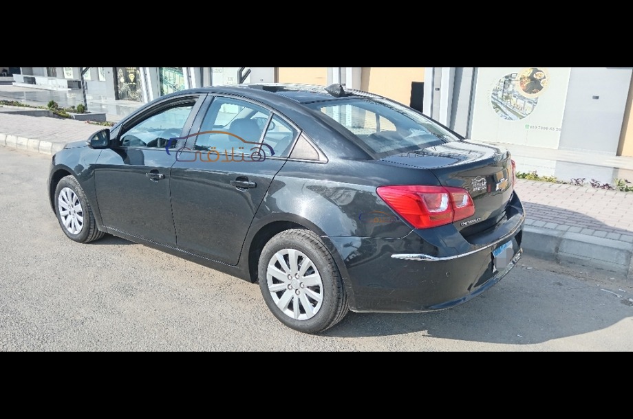 Cruze Chevrolet أسود