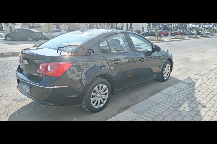 Cruze Chevrolet أسود