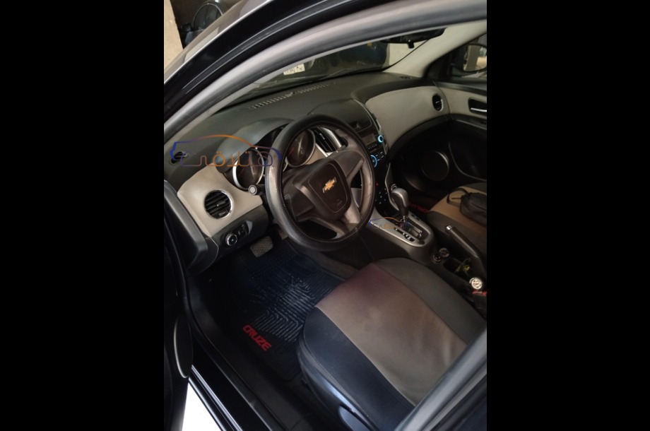 Cruze Chevrolet أسود