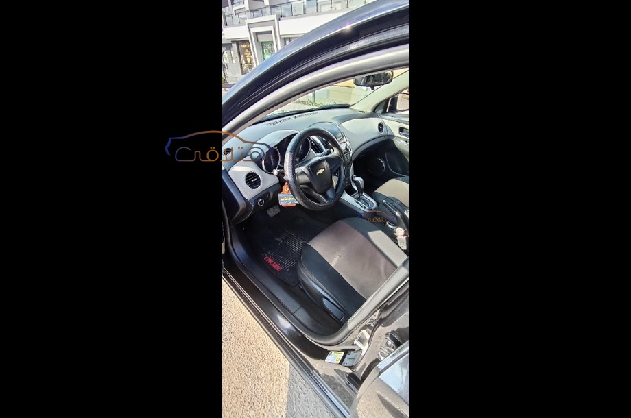 Cruze Chevrolet أسود