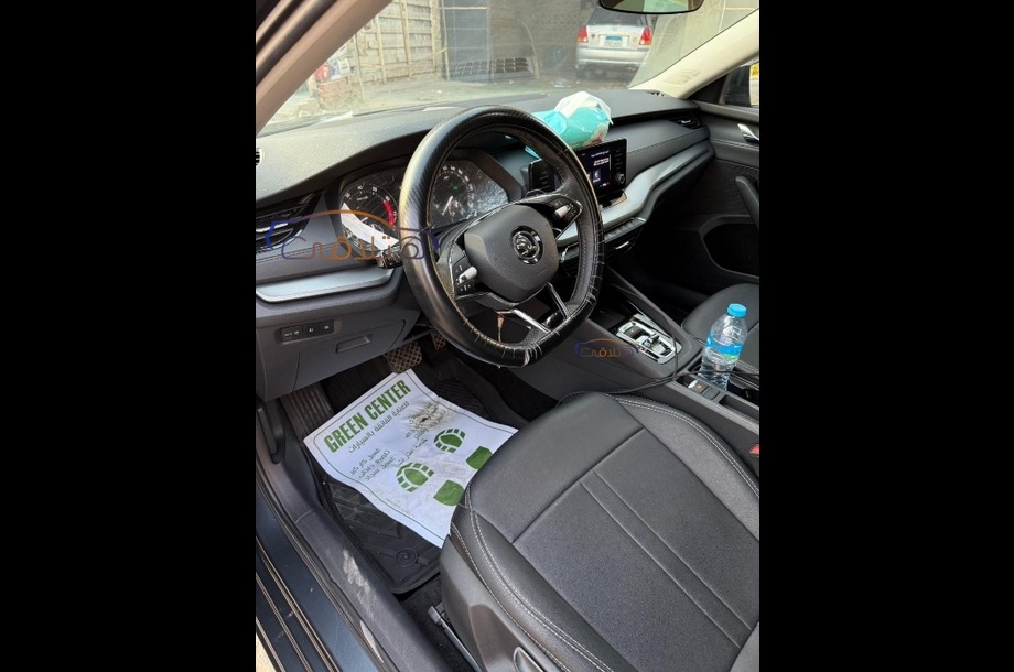 Octavia A8 Skoda رمادي