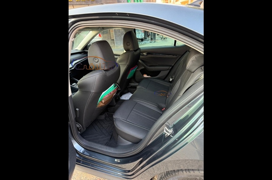 Octavia A8 Skoda رمادي