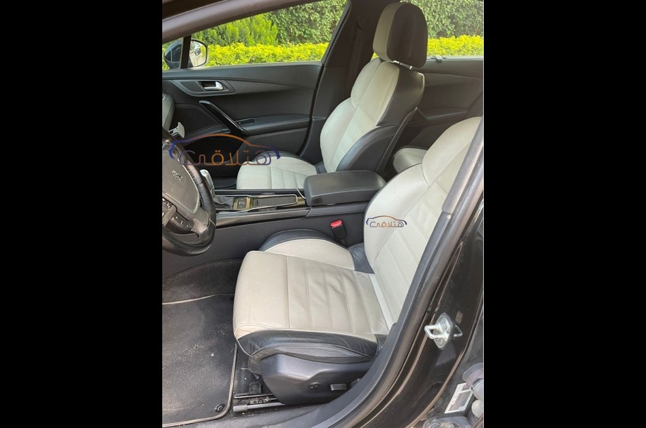 508 Peugeot أسود