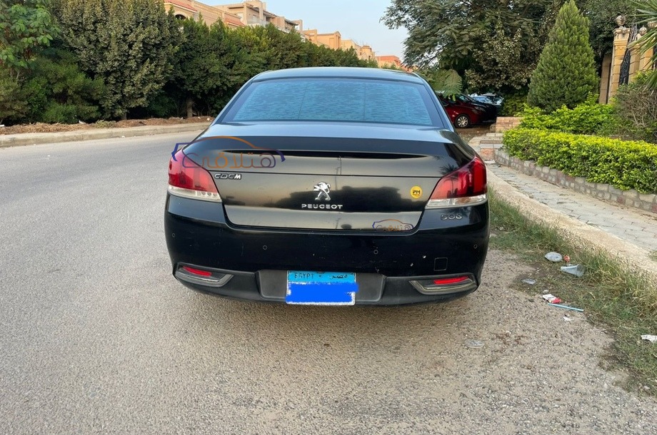 508 Peugeot أسود