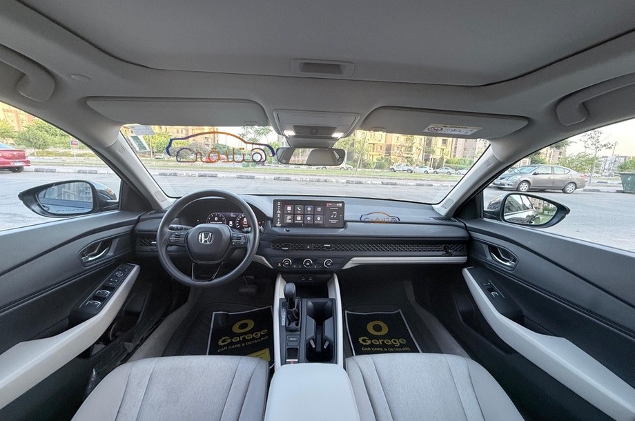 Accord Honda الأزرق الداكن