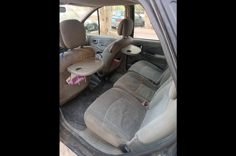 Scenic Renault أسود