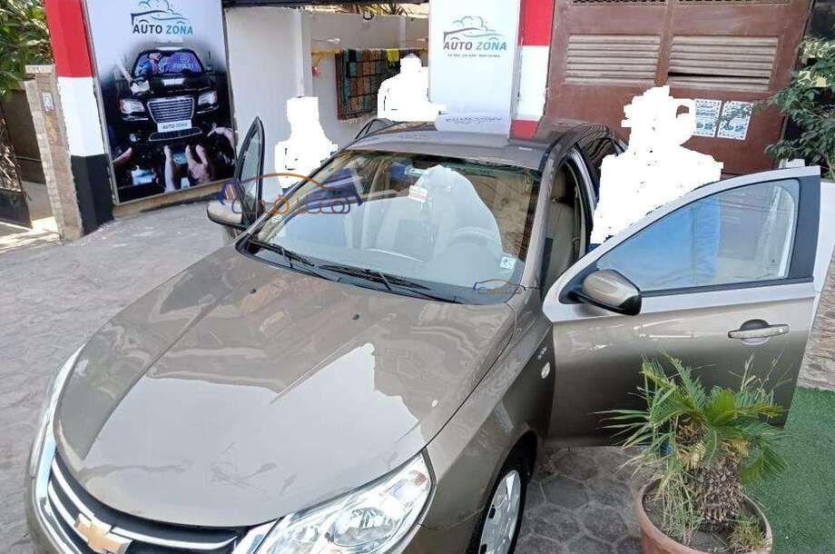 Optra Chevrolet بني