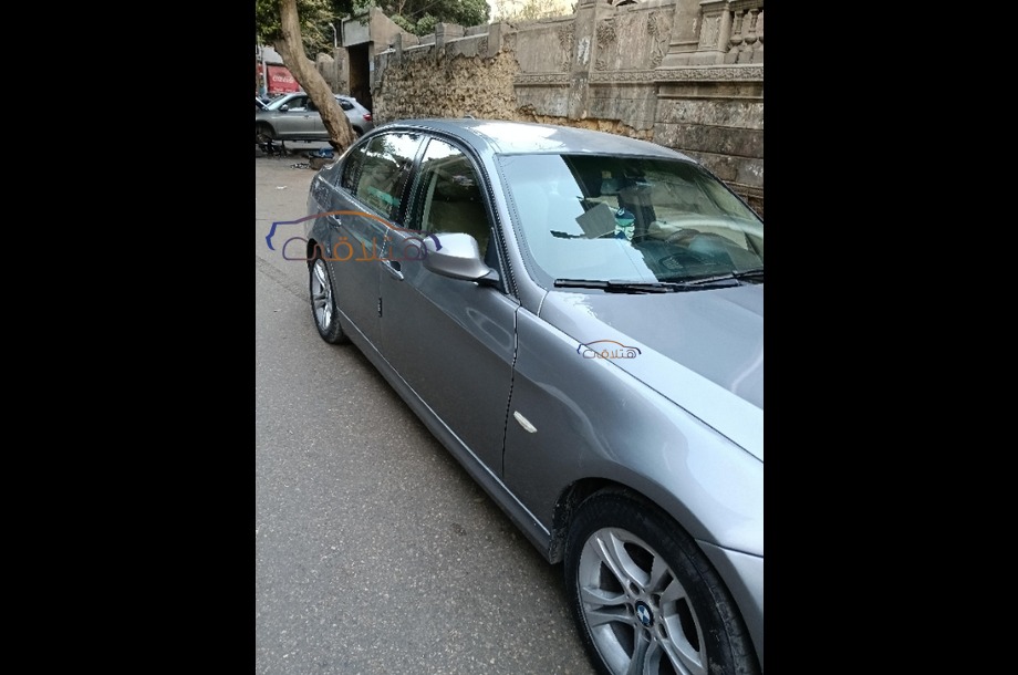 318 BMW رمادي