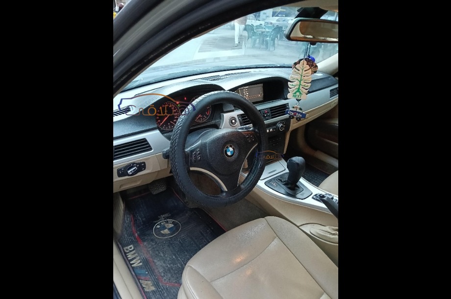 318 BMW رمادي