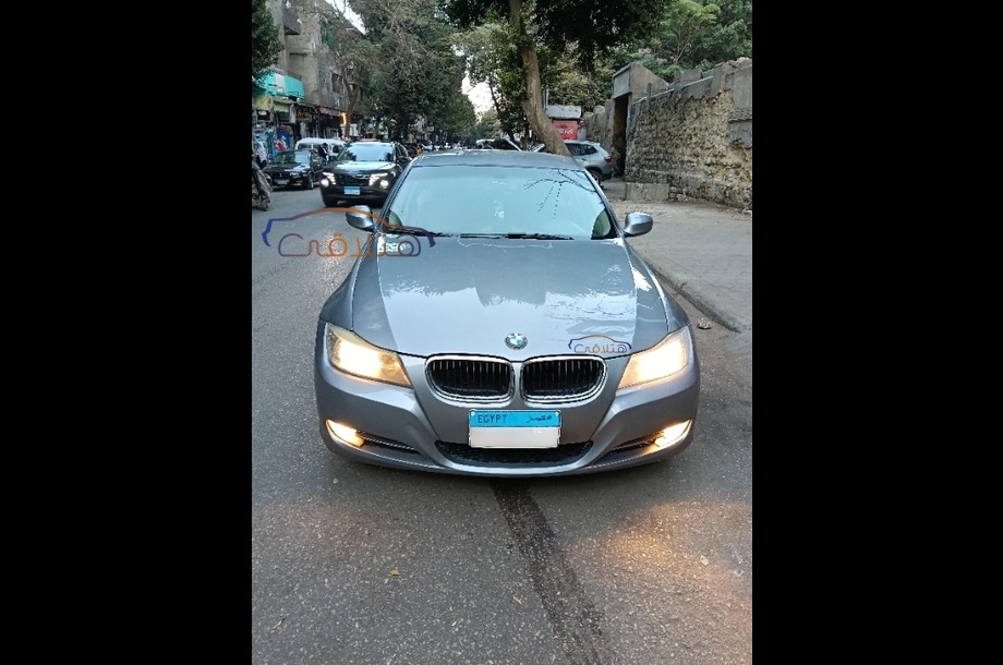 318 BMW رمادي