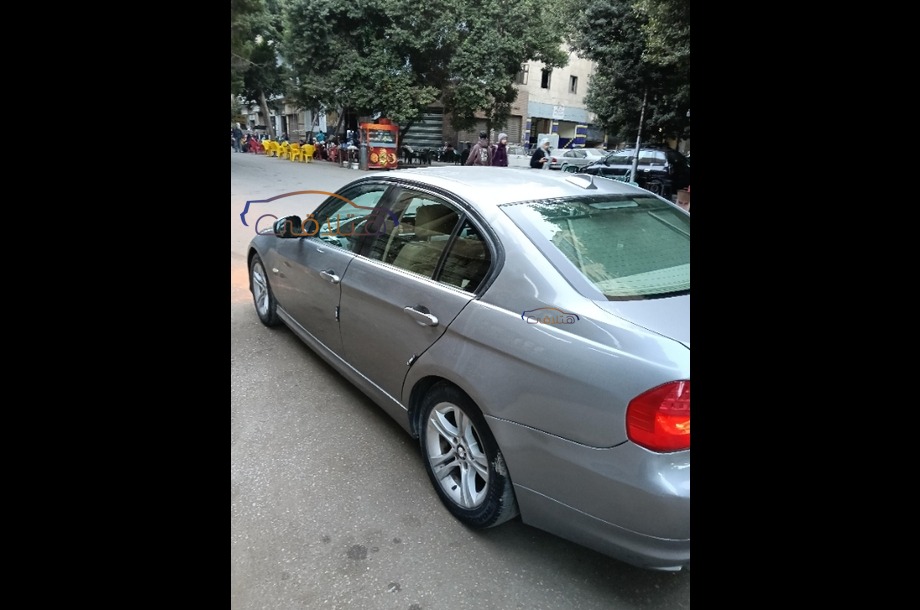 318 BMW رمادي