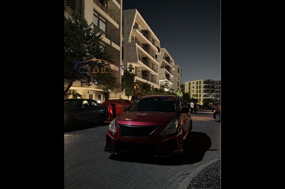 Sunny Nissan احمر