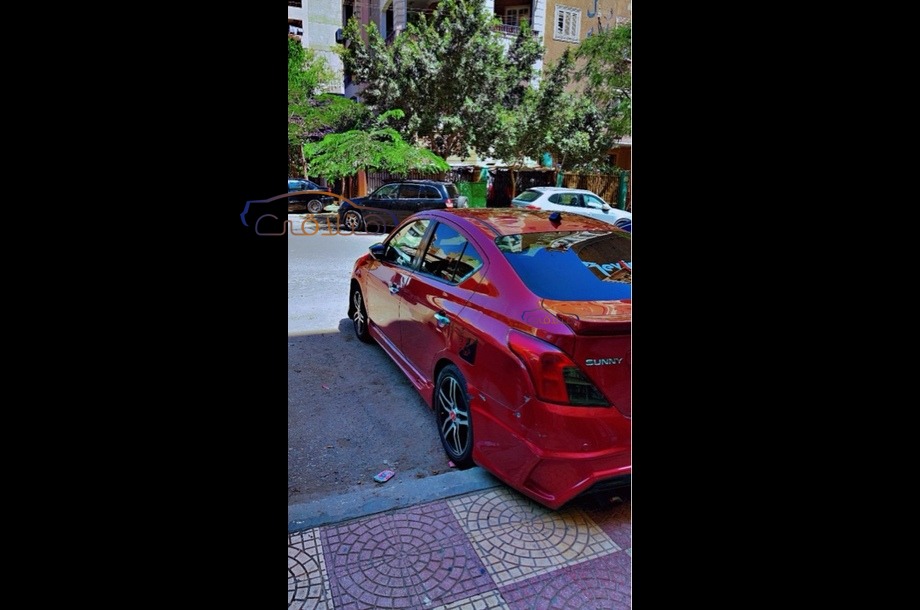 Sunny Nissan احمر