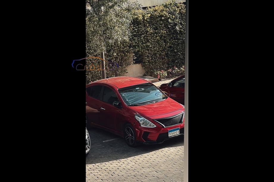 Sunny Nissan احمر