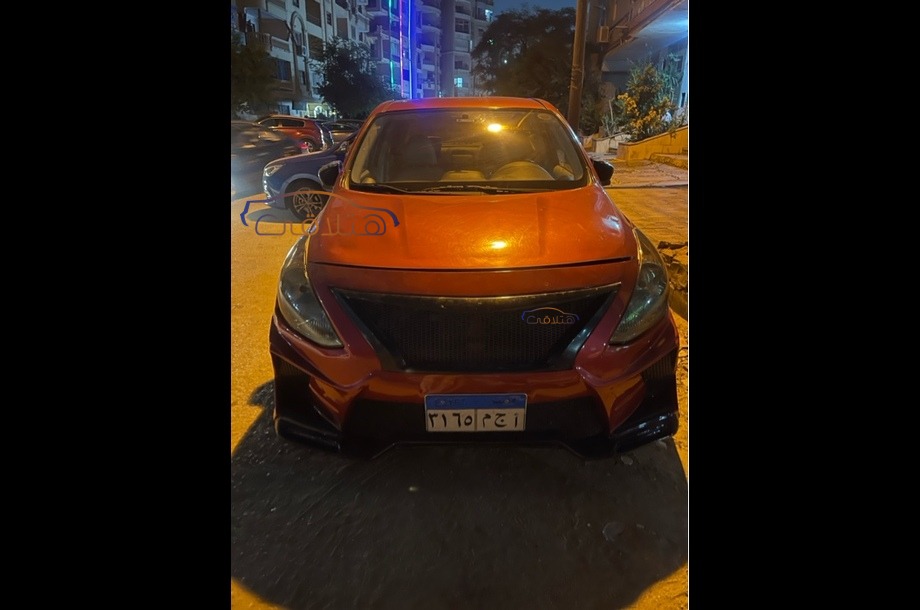 Sunny Nissan احمر