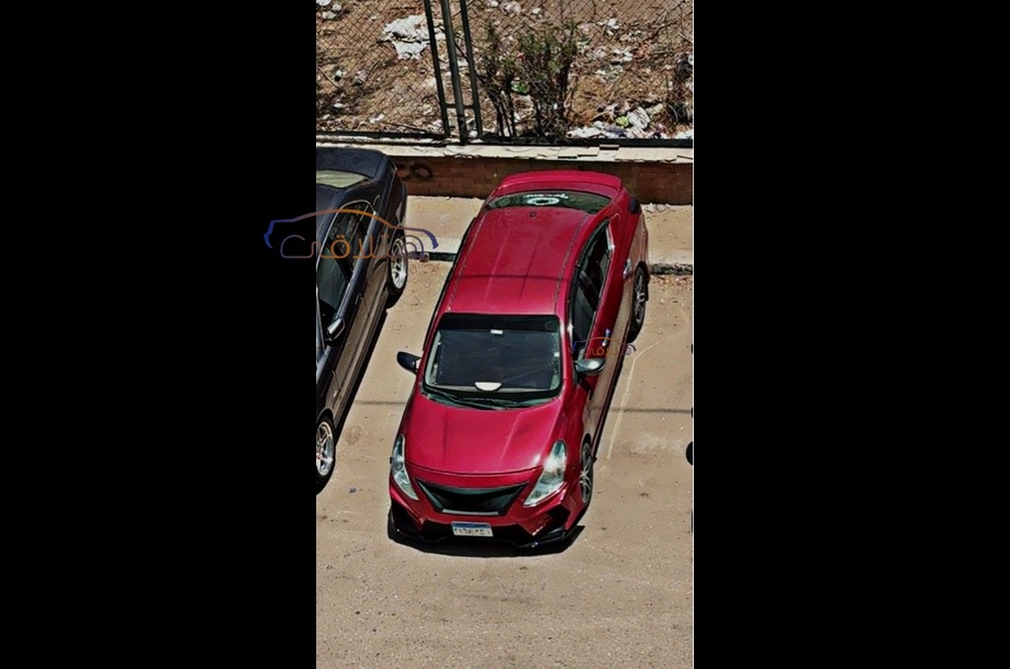 Sunny Nissan احمر