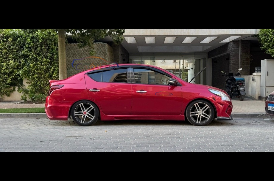 Sunny Nissan احمر