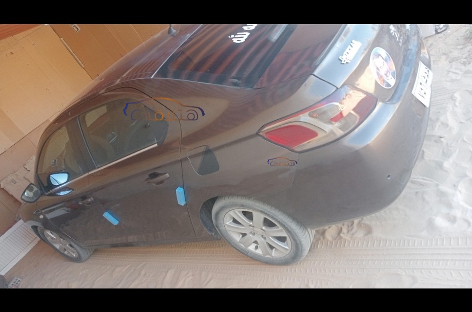 301 Peugeot موكا