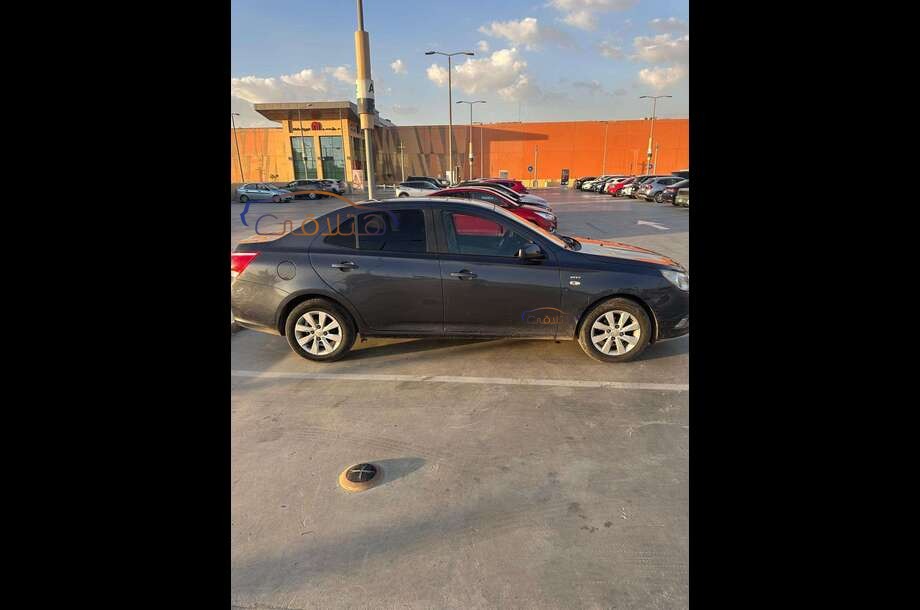 Optra Chevrolet الأزرق الداكن